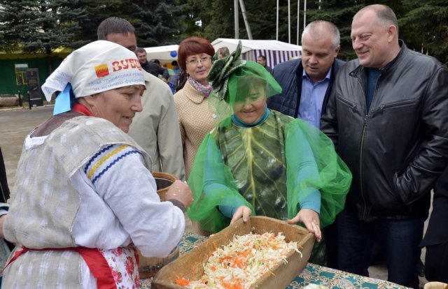 В Зубцовском районе чествовали «Барыню Капусту» 30.09.2017-12 В Зубцовском районе чествовали «Барыню Капусту» 30.09.2017-12