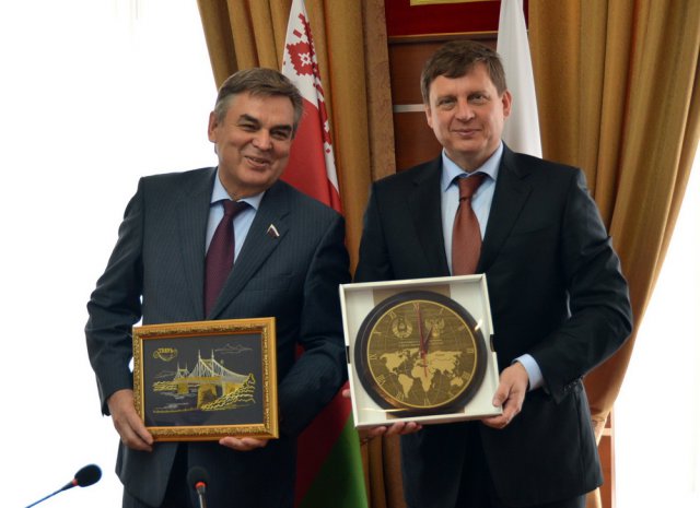 Встреча членов Комиссии Парламентского Собрания Союза Беларуси и России и депутатов Законодательного Собрания. 20 мая 2016 года-dsc_7464