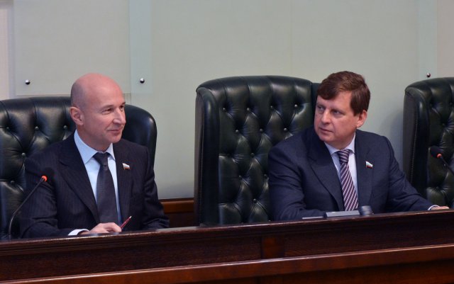 В Законодательном Собрании прошли публичные слушания областного бюджета на 2016 год-04