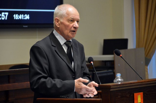 В Законодательном Собрании прошли публичные слушания областного бюджета на 2016 год-10