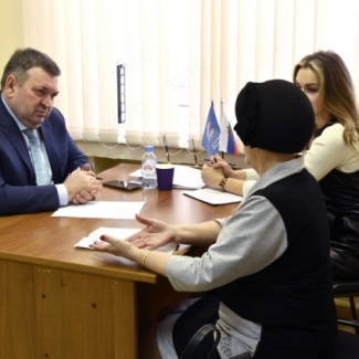 Александр Клиновский провёл депутатский приём в Штабе общественной поддержки