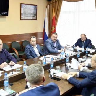 Комитет по транспорту и ЖКК провёл заседание