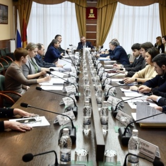 Состоялось заседание комитета по транспорту и жилищно-коммунальному комплексу