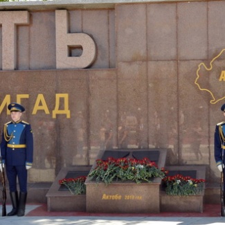 Мемориальный комплекс воинам-казахстанцам передан городу Ржеву после реставрации