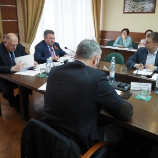 На заседании комитета по госустройству и местному самоуправлению поддержан проект закона о внесении изменений в региональный закон «Об административных правонарушениях»