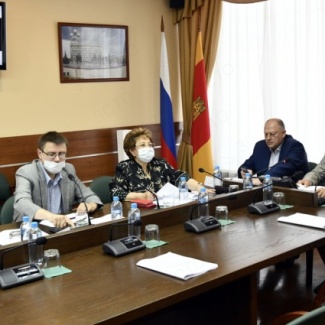 Комитет рассмотрел вопросы развития АПК и регулирования земельных отношений