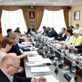 Станислав Петрушенко провёл заседание комитета по транспорту и жилищно-коммунальному комплексу