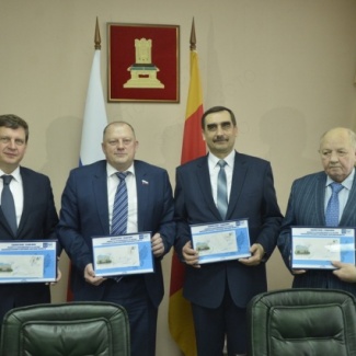 В областном парламенте прошла церемония спецгашения художественного конверта, посвященного 25-летию Законодательного Собрания