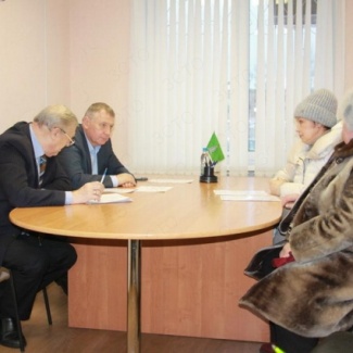 Депутаты решают коммунальные проблемы избирателей