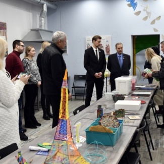 Депутаты Законодательного Собрания познакомились с работой завода по переработке пластика