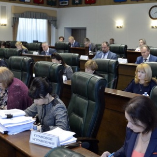 Дефицит — уменьшить, зарплаты — повысить