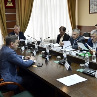 Состоялось заседание комитета по транспорту и жилищно-коммунальному комплексу