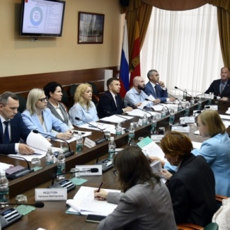 Постоянный комитет по социальной политике рассмотрел законопроекты об исполнении областного бюджета и бюджета ТФОМС за 2024 год