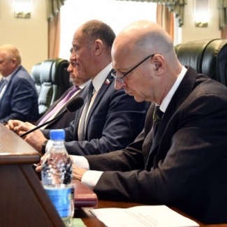 Законодательное Собрание приняло закон о внесении изменений в областной бюджет