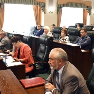 Областной парламент открыл осеннюю сессию