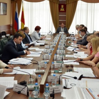 Комитет рассмотрел исполнение областного бюджета за 2015 год