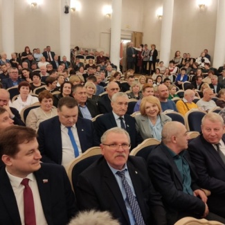 Депутаты Законодательного Собрания поздравили аграриев региона с профессиональным праздником