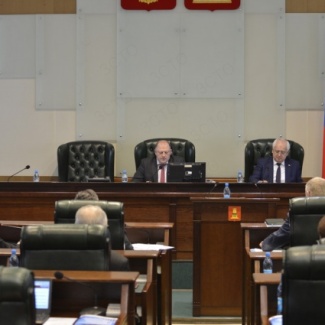 Законодательное Собрание поддержало поправки в Конституцию РФ