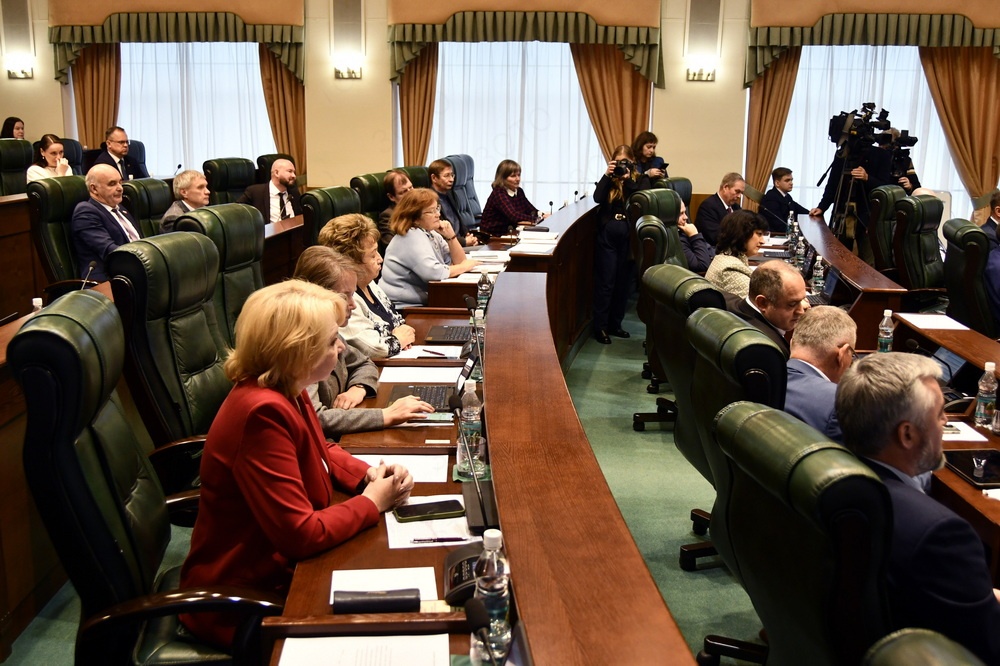 Бюджет ТФОМС на ближайшие три года принят областным парламентом в первом чтении