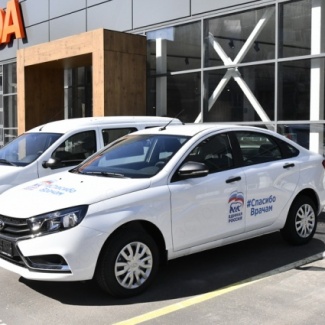 Волонтерские центры передают больницам по всей стране автомобили в помощь медикам