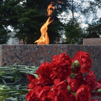 Андрей Епишин и депутаты областного парламента почтили память воинов-сибиряков