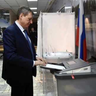 Тверской сенатор Андрей Епишин проголосовал на выборах Президента России