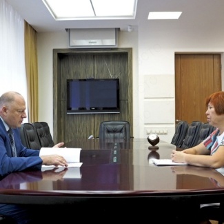 Председатель Законодательного Собрания провёл рабочую встречу с руководителем областной потребкооперации