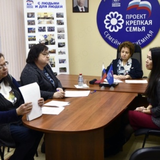 Депутаты провели приёмы граждан