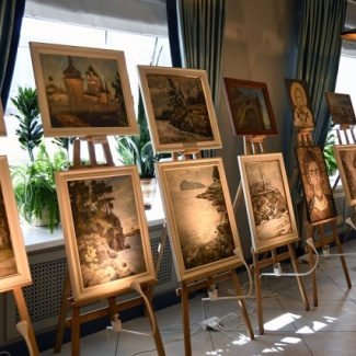 В Законодательном Собрании Тверской области открылась выставка картин Монаха Ефрема ( Владимира Павловича Макарова)