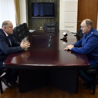 Состоялась рабочая встреча Сергея Голубева с Волжским межрегиональным природоохранным прокурором Александром Илюшиным