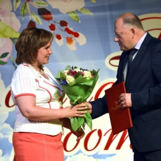 Сергей Голубев поздравил работников социальной сферы с профессиональным праздником