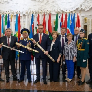 Городам воинской славы Твери и Ржеву вручили «Мечи Победы»