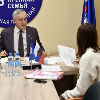 Депутатский приём провёл Александр Кушнарёв