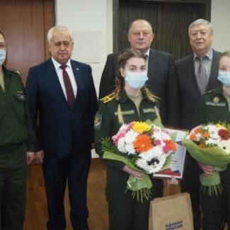 Руководство Законодательного Собрания встретилось с региональными победителями «Диктанта Победы-2020»