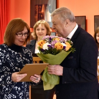 Сотрудникам Тверской областной картинной галереи вручены Благодарности Законодательного Собрания