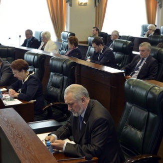 Состоялось пленарное заседание областного парламента