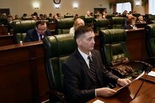 Законодательное Собрание приняло закон о бесплатном предоставлении земельных участков участникам СВО и членам их семей